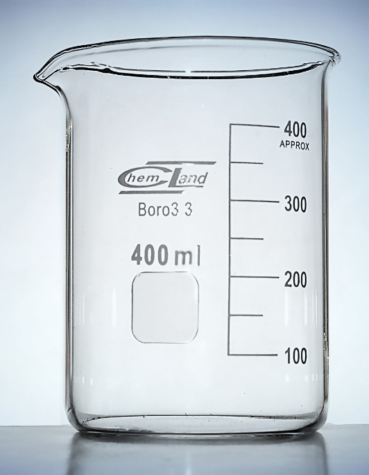 Čaša staklena, niska forma, 50ml, graduisana, sa izlivom